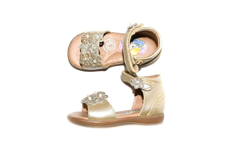Sandalia con flores